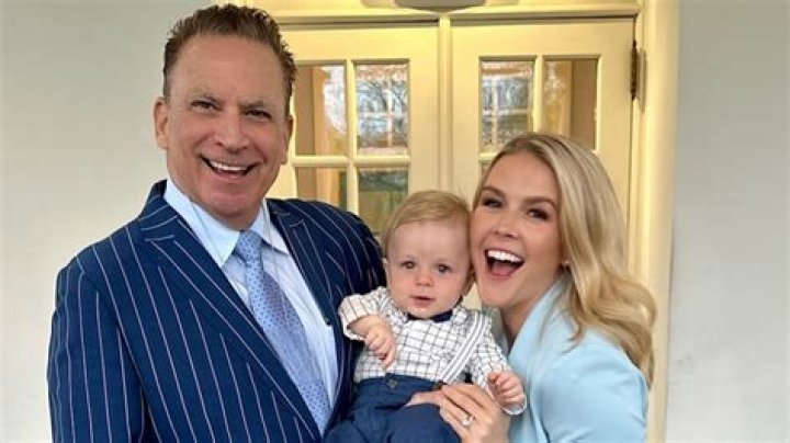 Dive Into Jenna Kutcher's Wealth: Exploring Her Net Worth