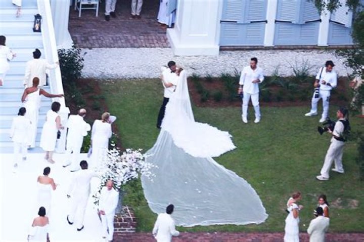 Love Rekindled: The Story Of Jennifer Garner And Ben Affleck's Wedding